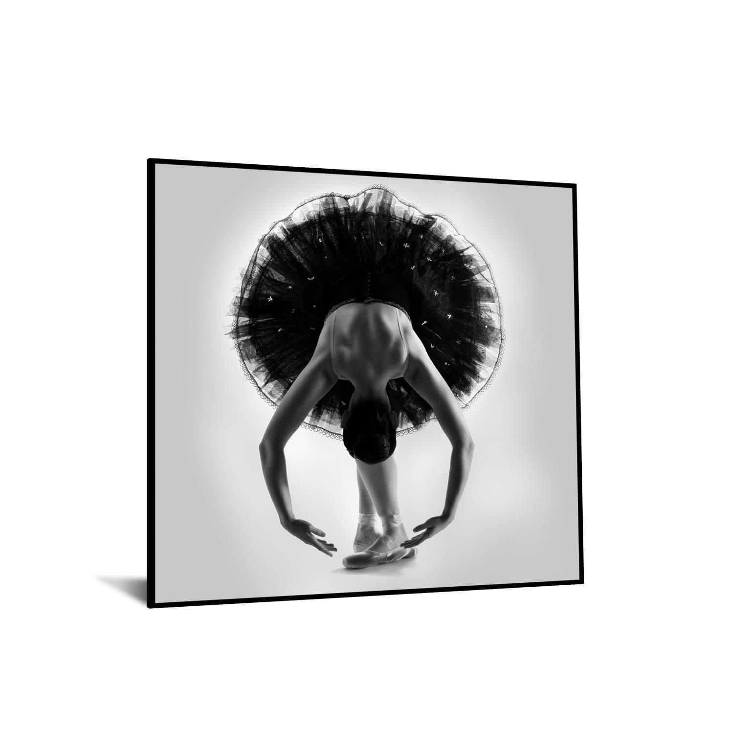 BK/WH BALLERINA GLASS WALL ART
