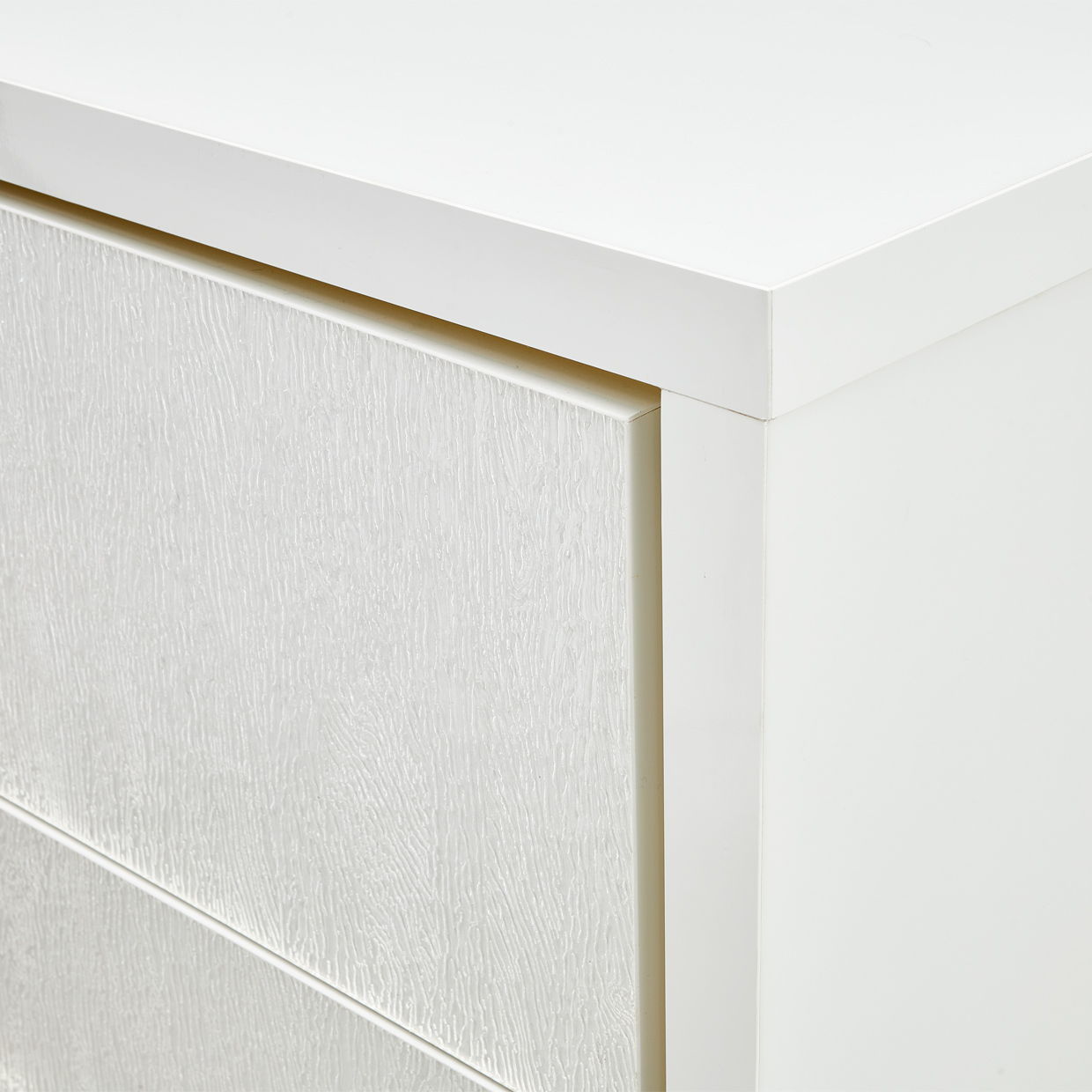 Palm Gate - 6-Drawer Chest - Cloud White