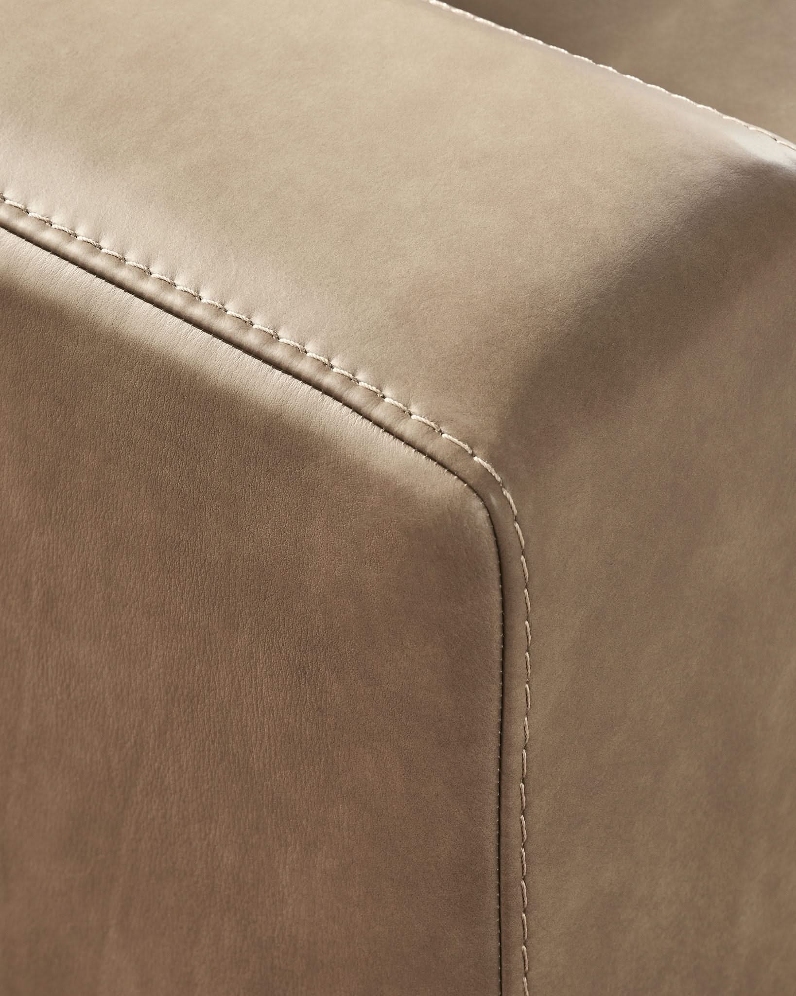 Veronella - Sectional