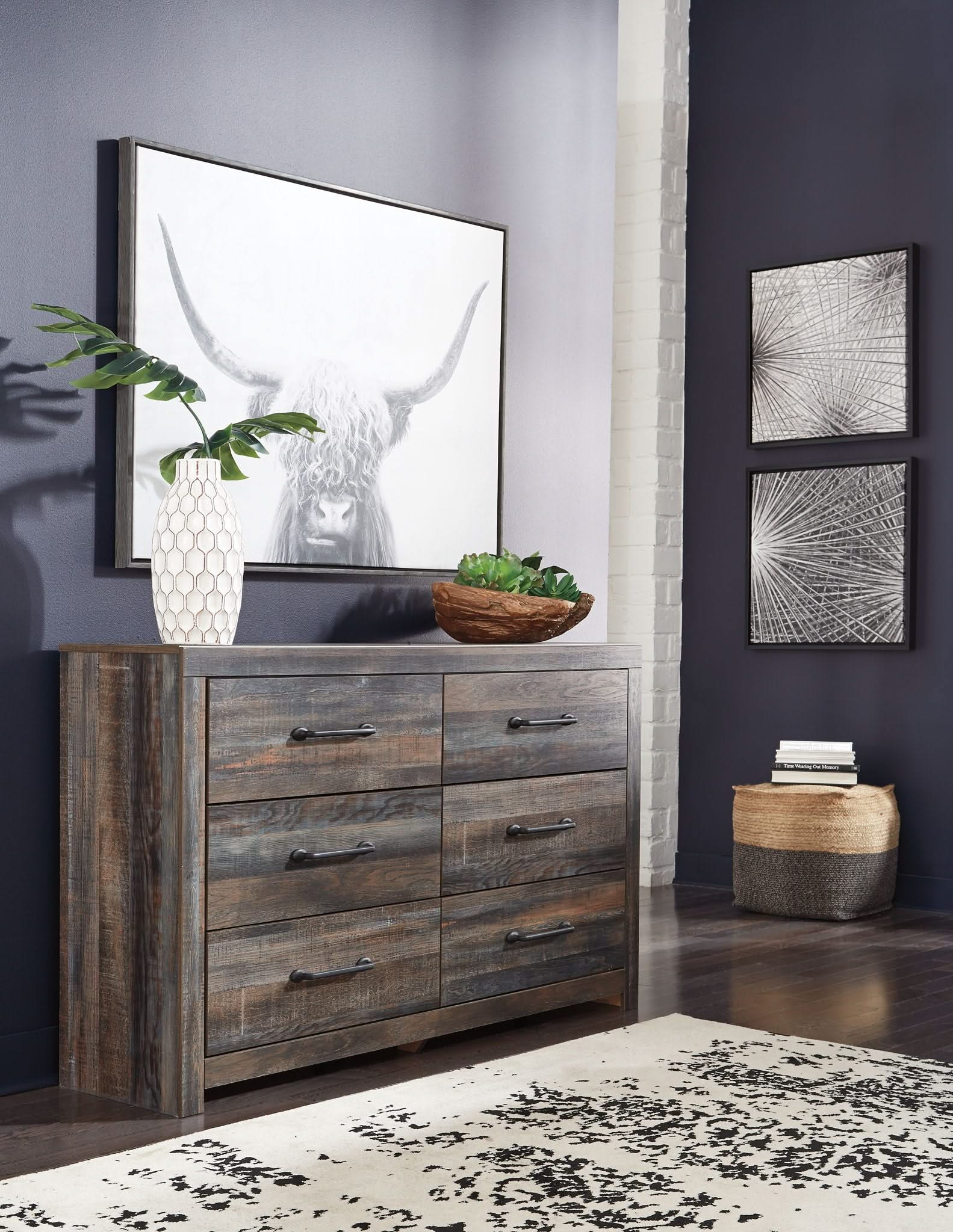 Drystan - Dresser