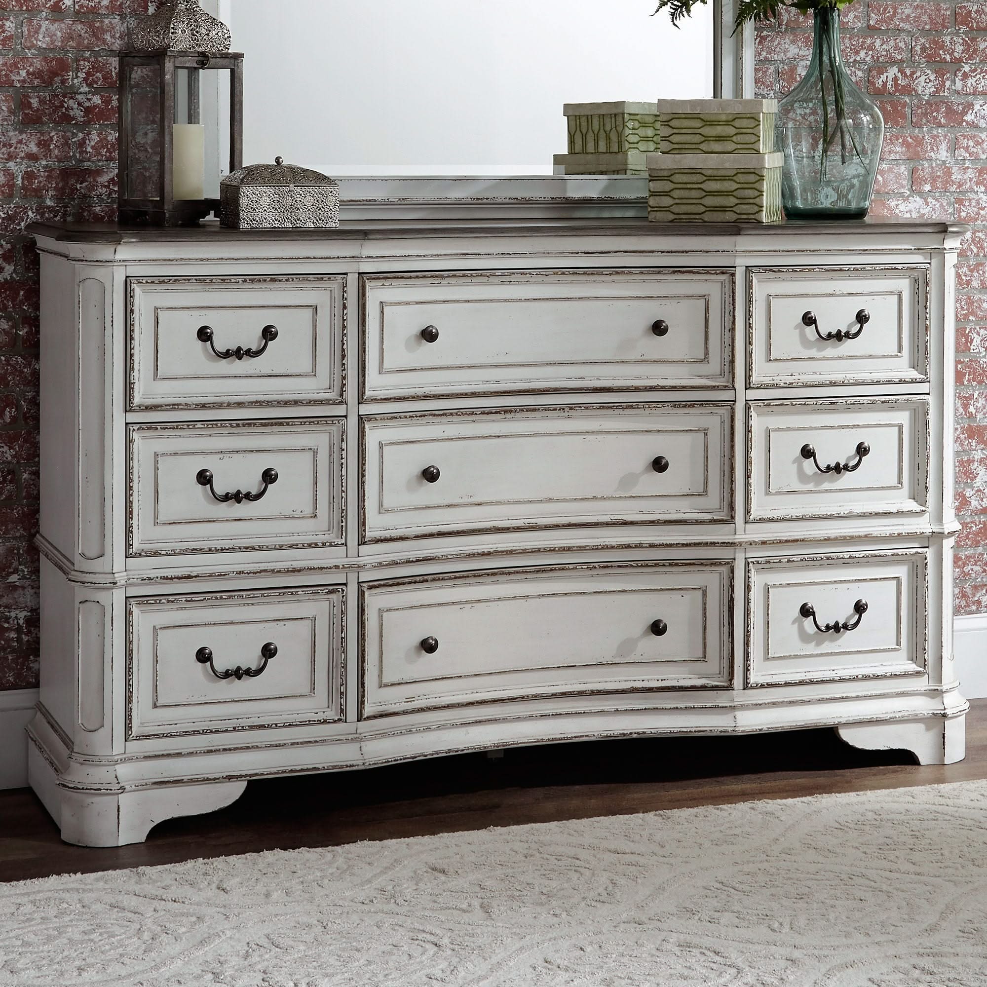 Magnolia Manor - 9 Drawer Dresser - Antique White