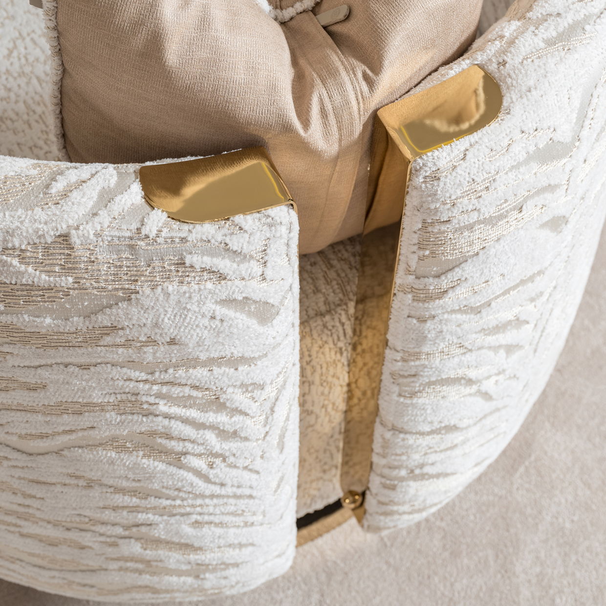Savannah Breeze - Swivel Chair - Cashmere / Bright Gold