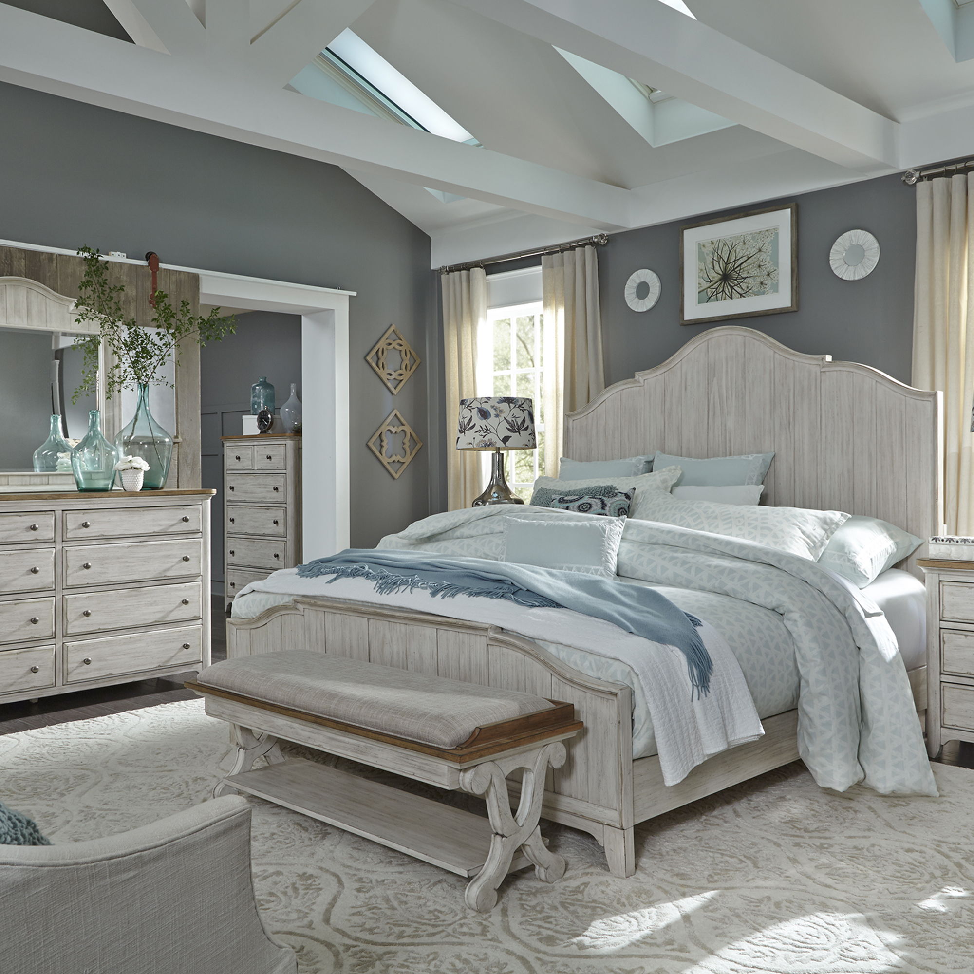 Farmhouse Reimagined - 5 Drawer Chest - Antique White / Chestnut Tops