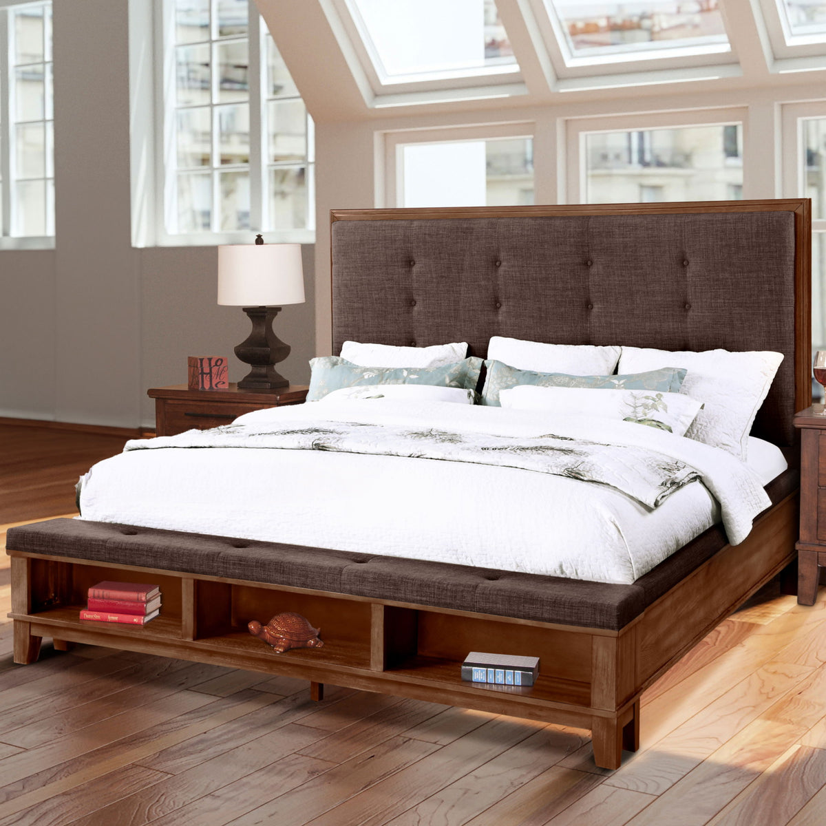 Cagney - Bed