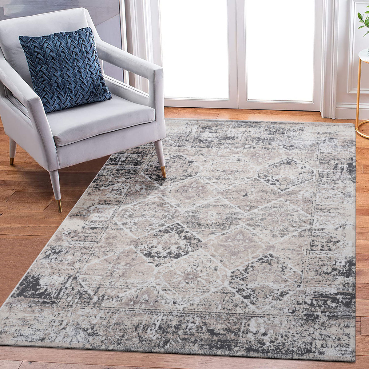 Payas - 6' X 9' Traditional Area Rug - Cream / Anthracite