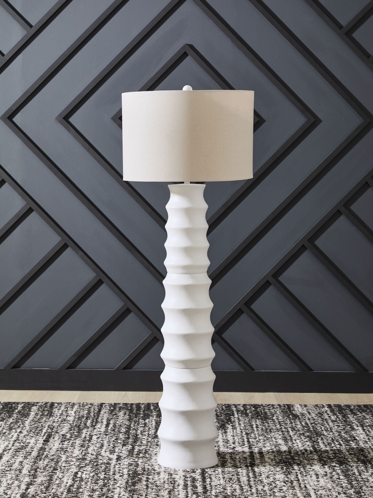 Veraleigh - Poly Lamp
