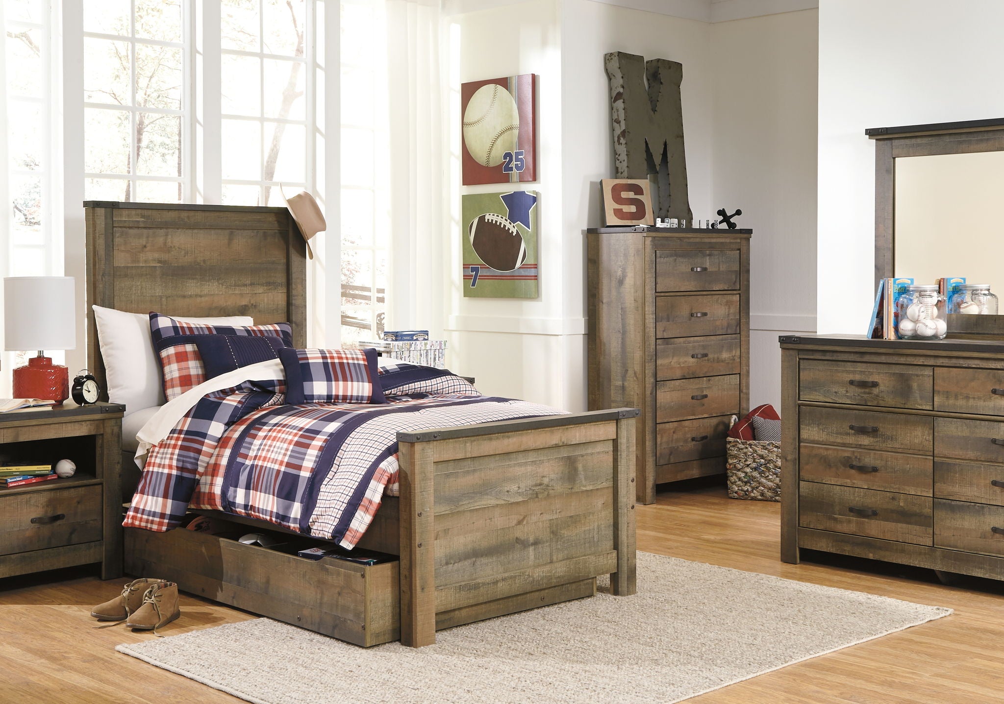 Trinell - Panel Bed