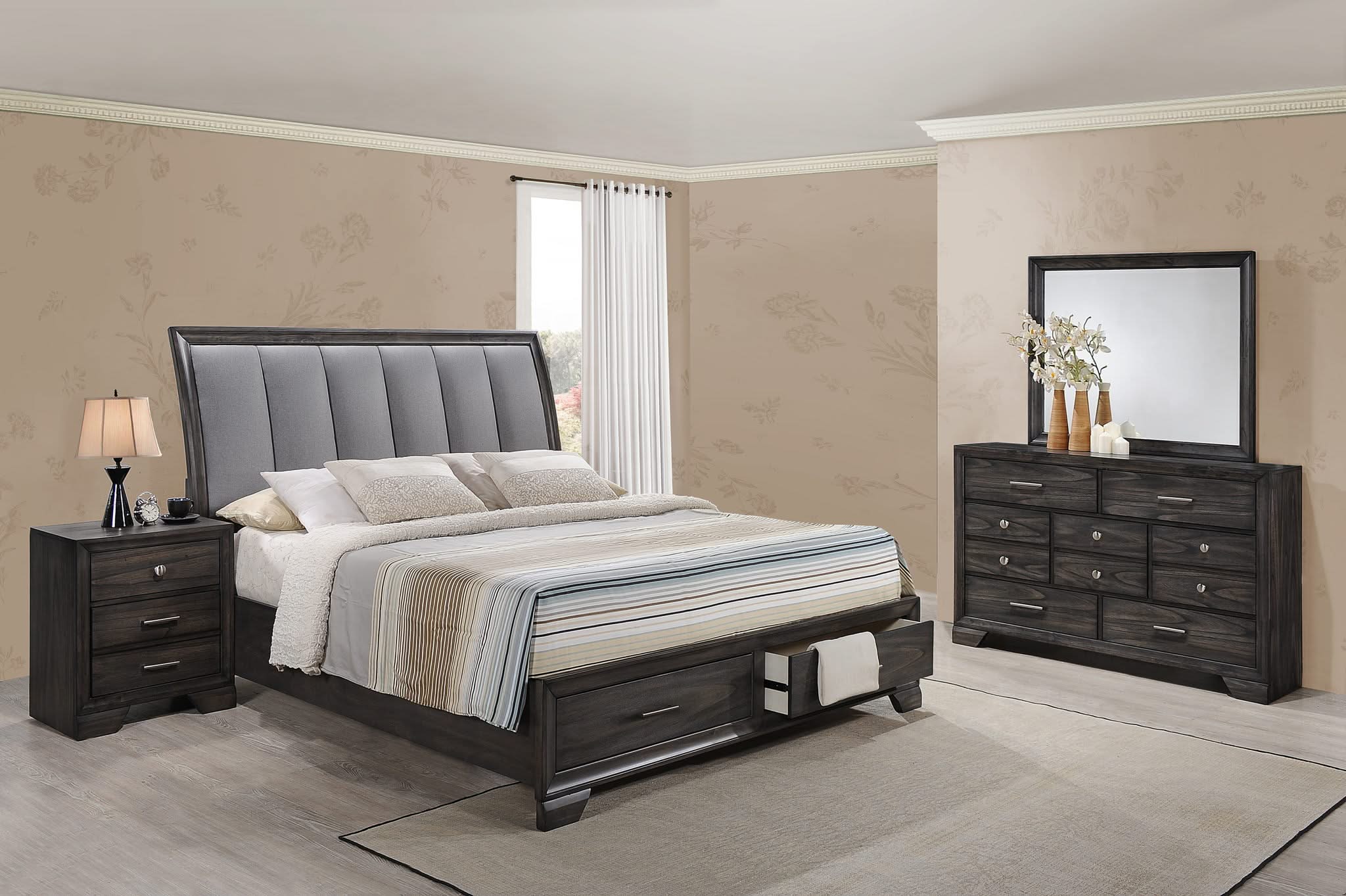 Jaymes - King 4 Piece Bedroom Set - Gray