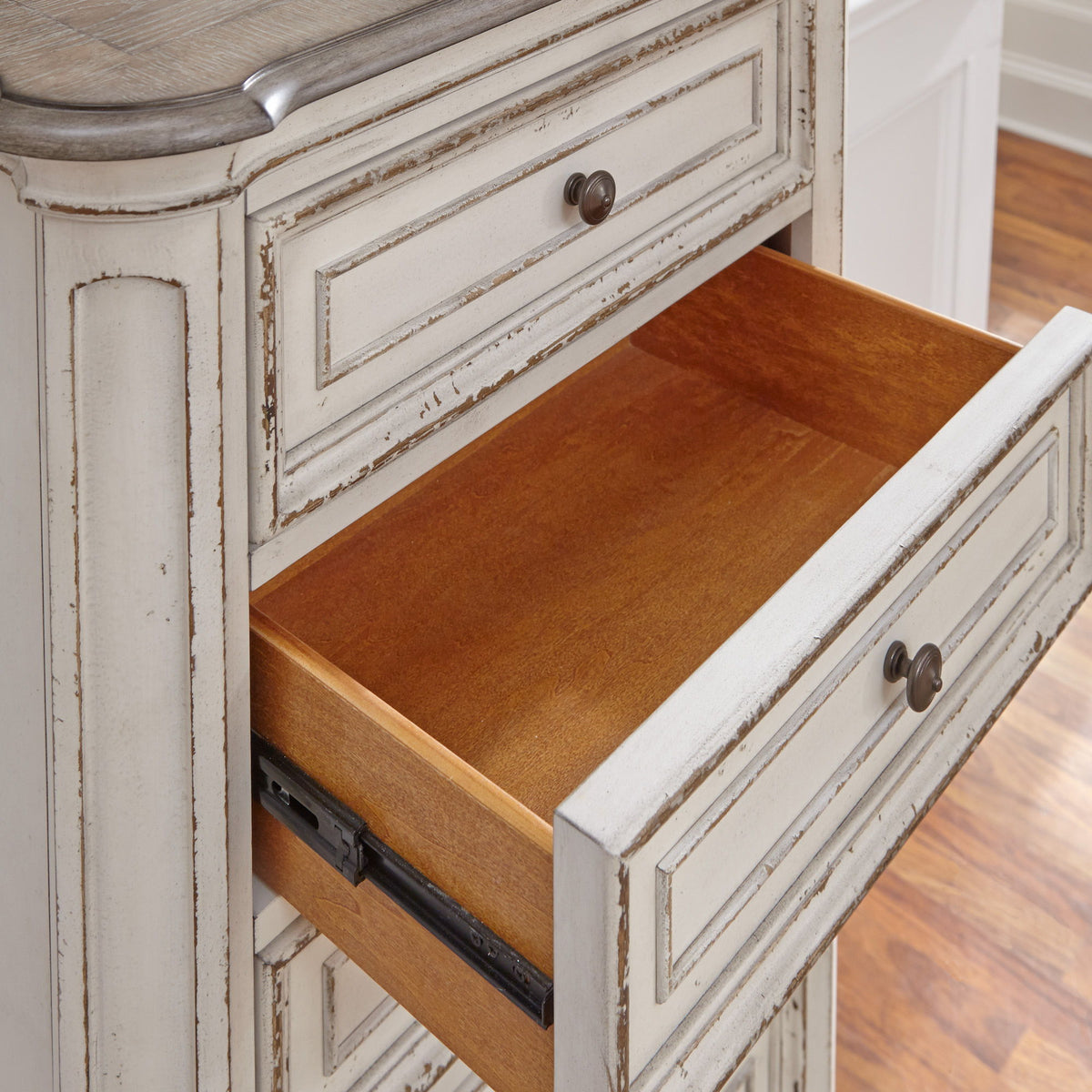 Magnolia Manor - Lingerie Chest - Antique White