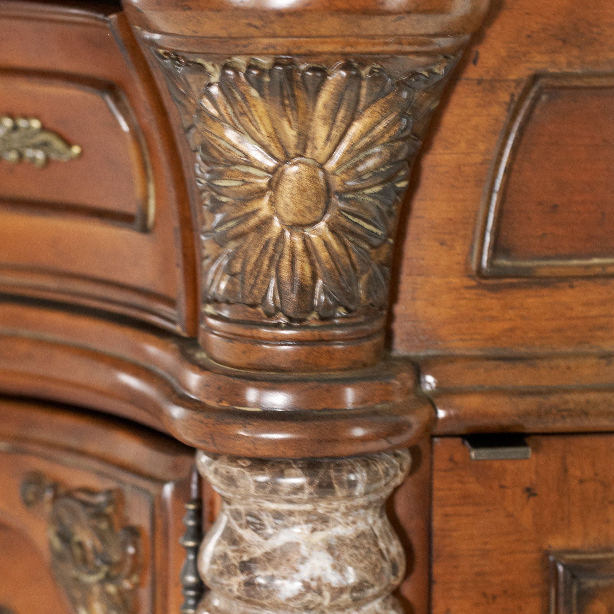 Villa Valencia - Gentleman's Chest - Classic Chestnut