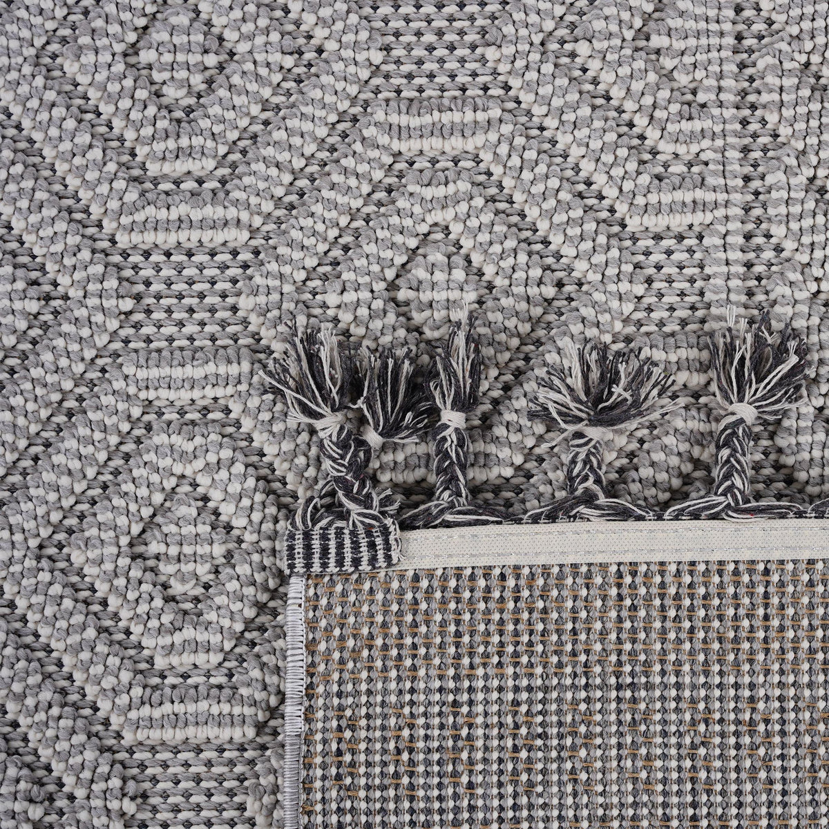 Guros - 6' X 9' Geometric Indoor / Outdoor Area Rug - White