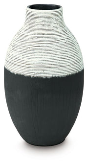 Girtha - Vase