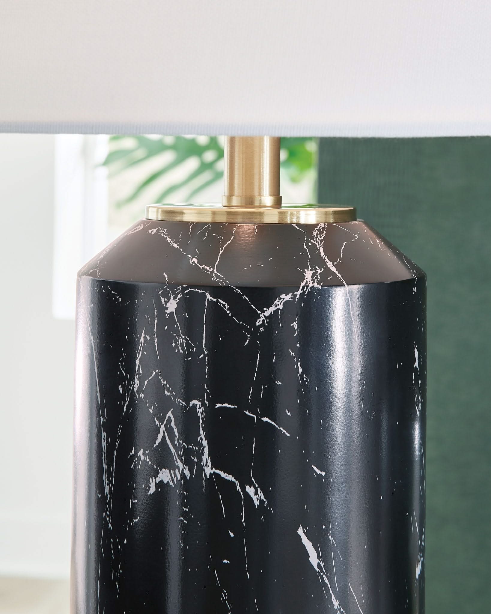 Hanzila - Poly Table Lamp - Black / Gold Finish