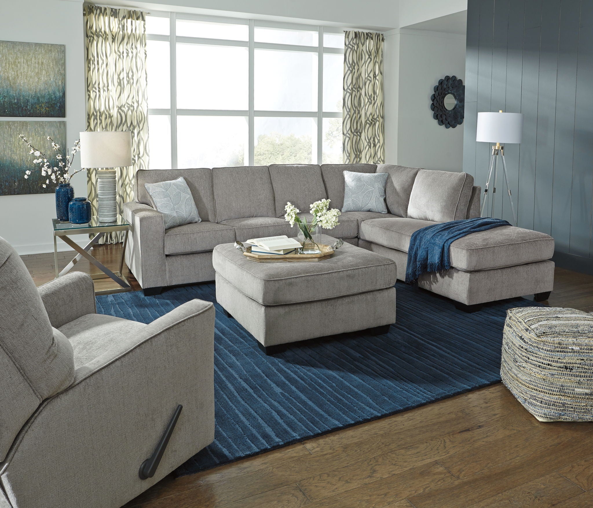 Altari - Sectional With Chaise