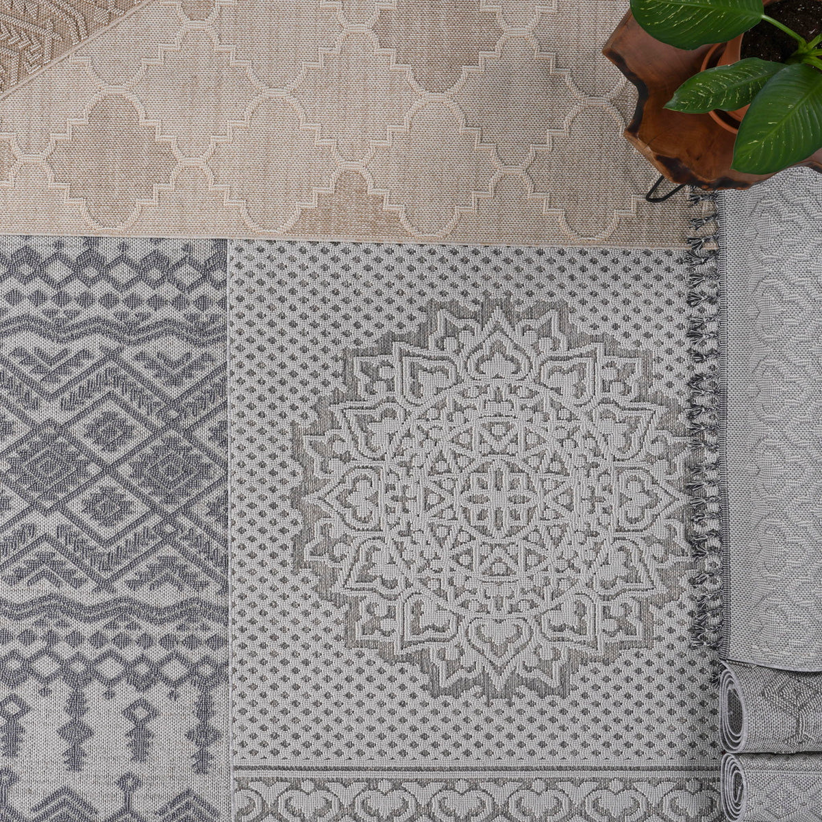 Guros - 6' X 9' Trellis Indoor / Outdoor Area Rug - Ivory