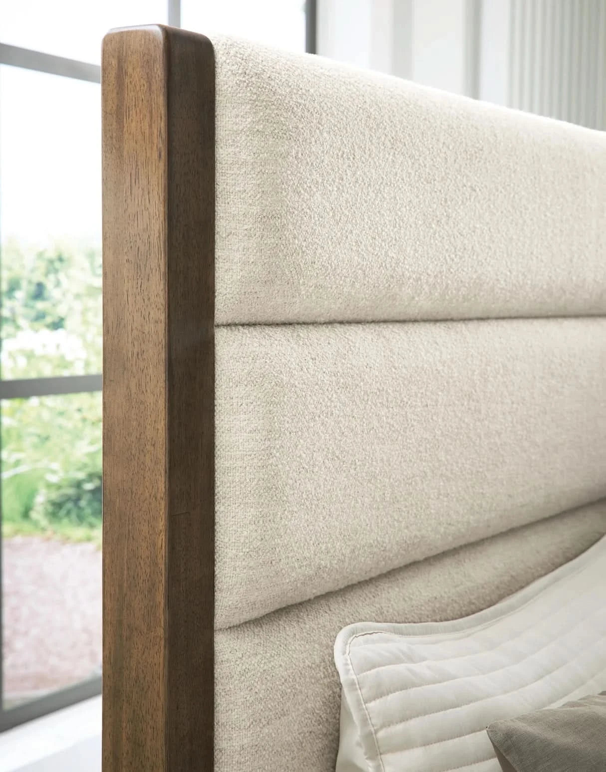 Archives Brown Contemporary 5-Piece Storage Bedroom Set with Upholstered Bed