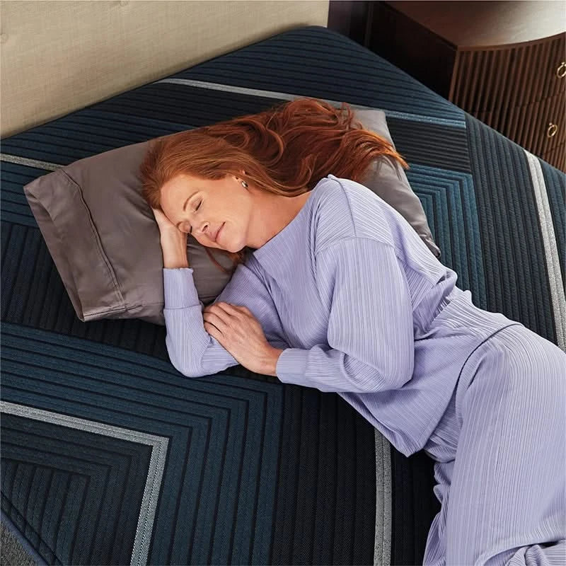 Beautyrest World Class Hybrid Level Four 14" Medium Apex Pillow Top Mattress