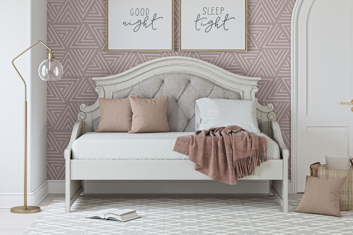 Realyn - Twin Day Bed - Chipped White