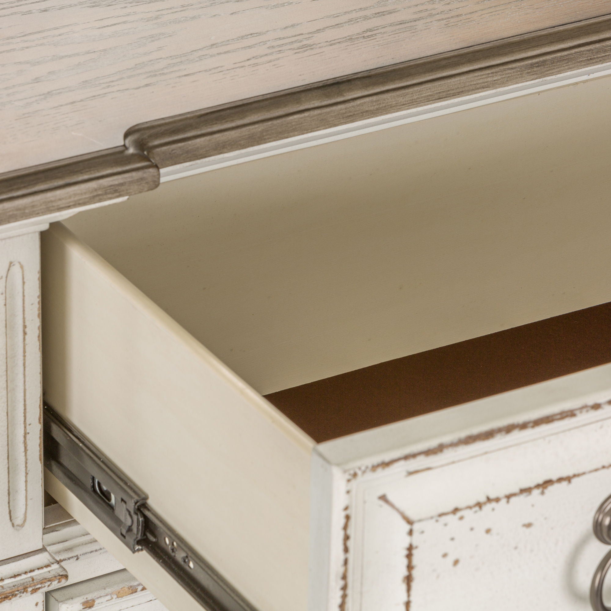 Abbey Park - 5 Drawer Chest - Antique White