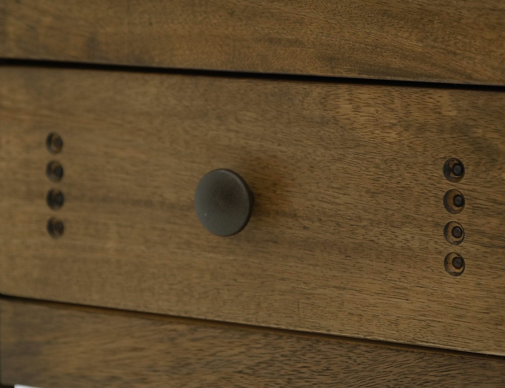 Parota III - Table