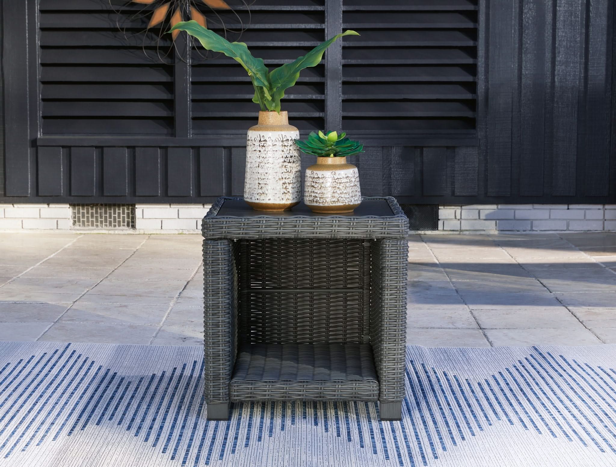 Elite Park - Square End Table - Gray