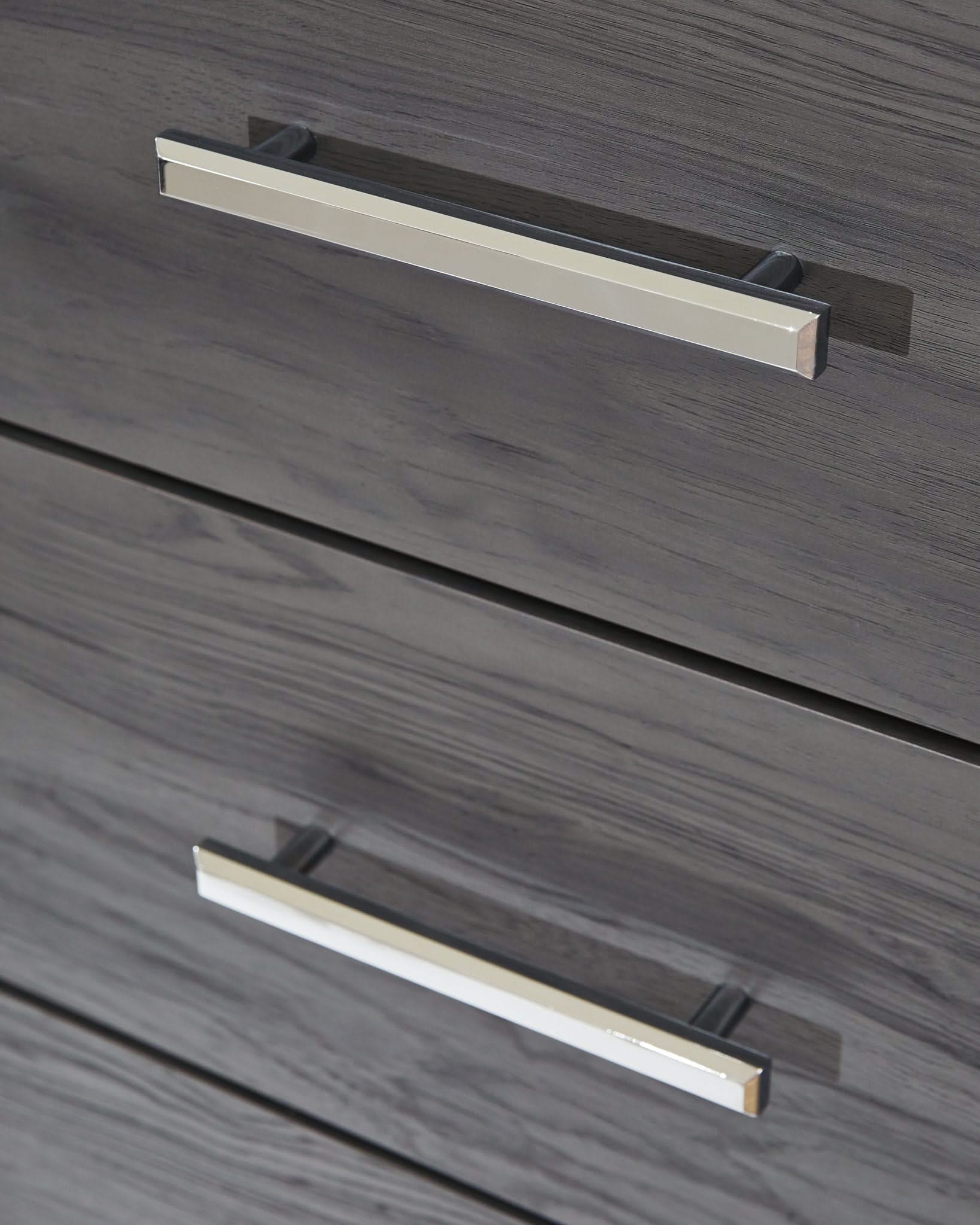 Lodanna - Five Drawer Chest - Gray