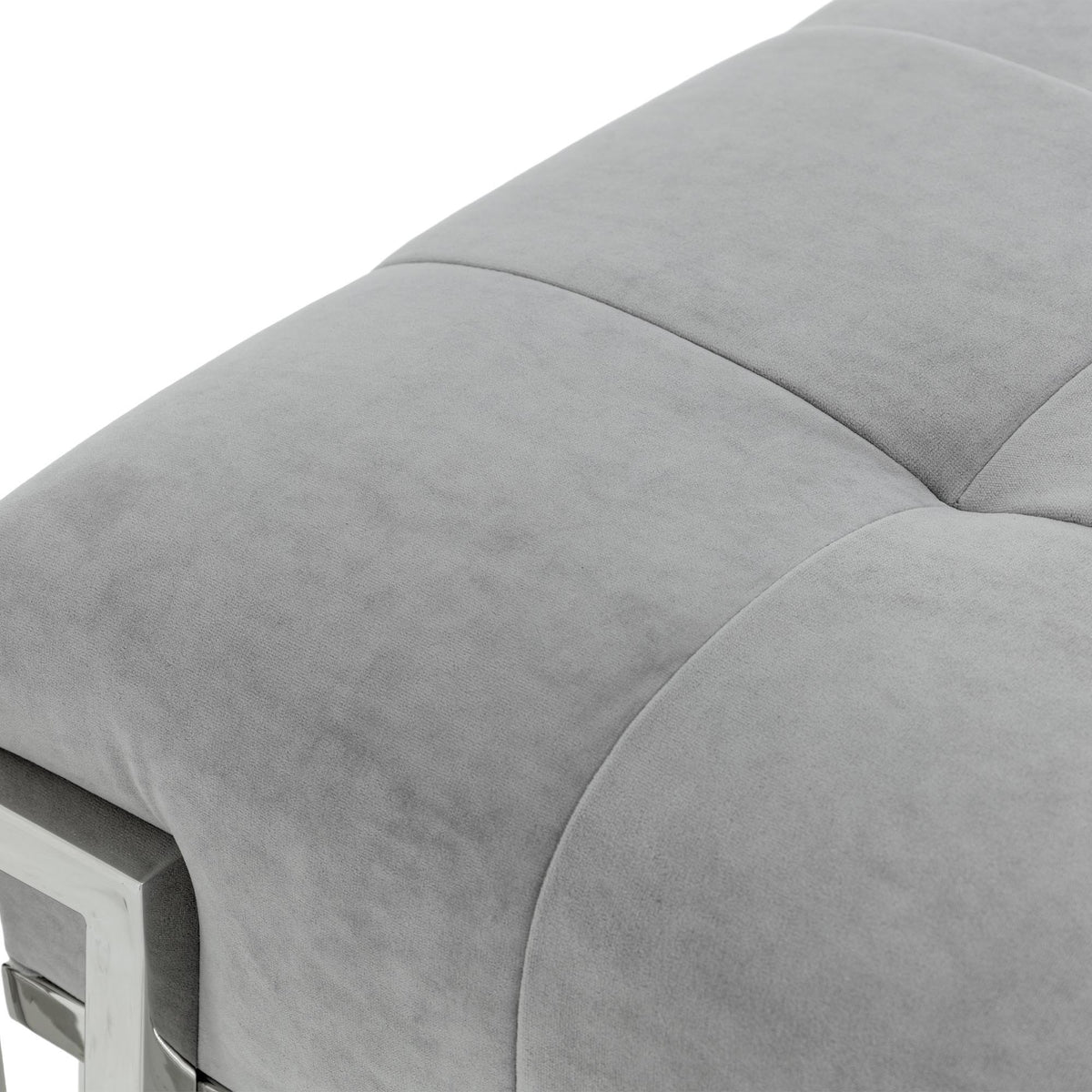 Signature Beds & Benches - Rose Velvet Accent Bench - Gray / Chrome