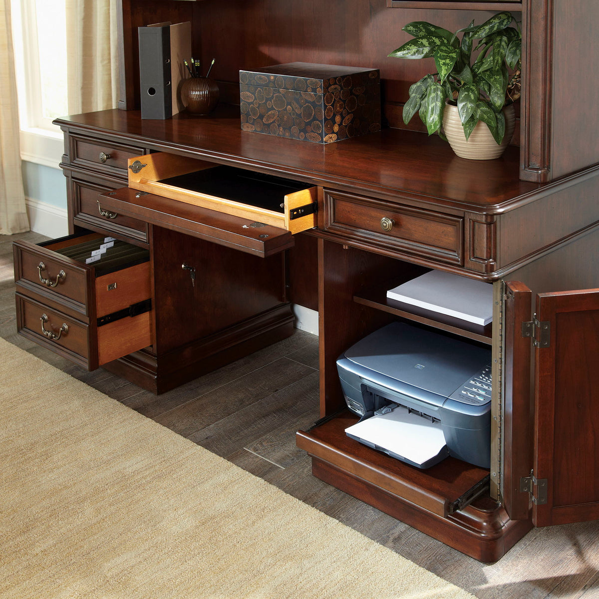 Brayton Manor - 5 Piece Home Office Jr Executive Set - Cognac