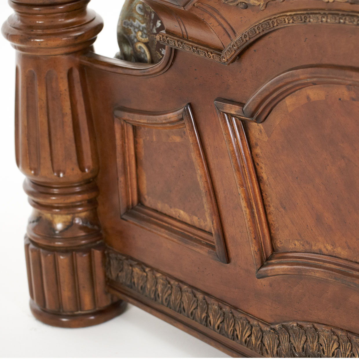 Villa Valencia - Low Poster Bed
