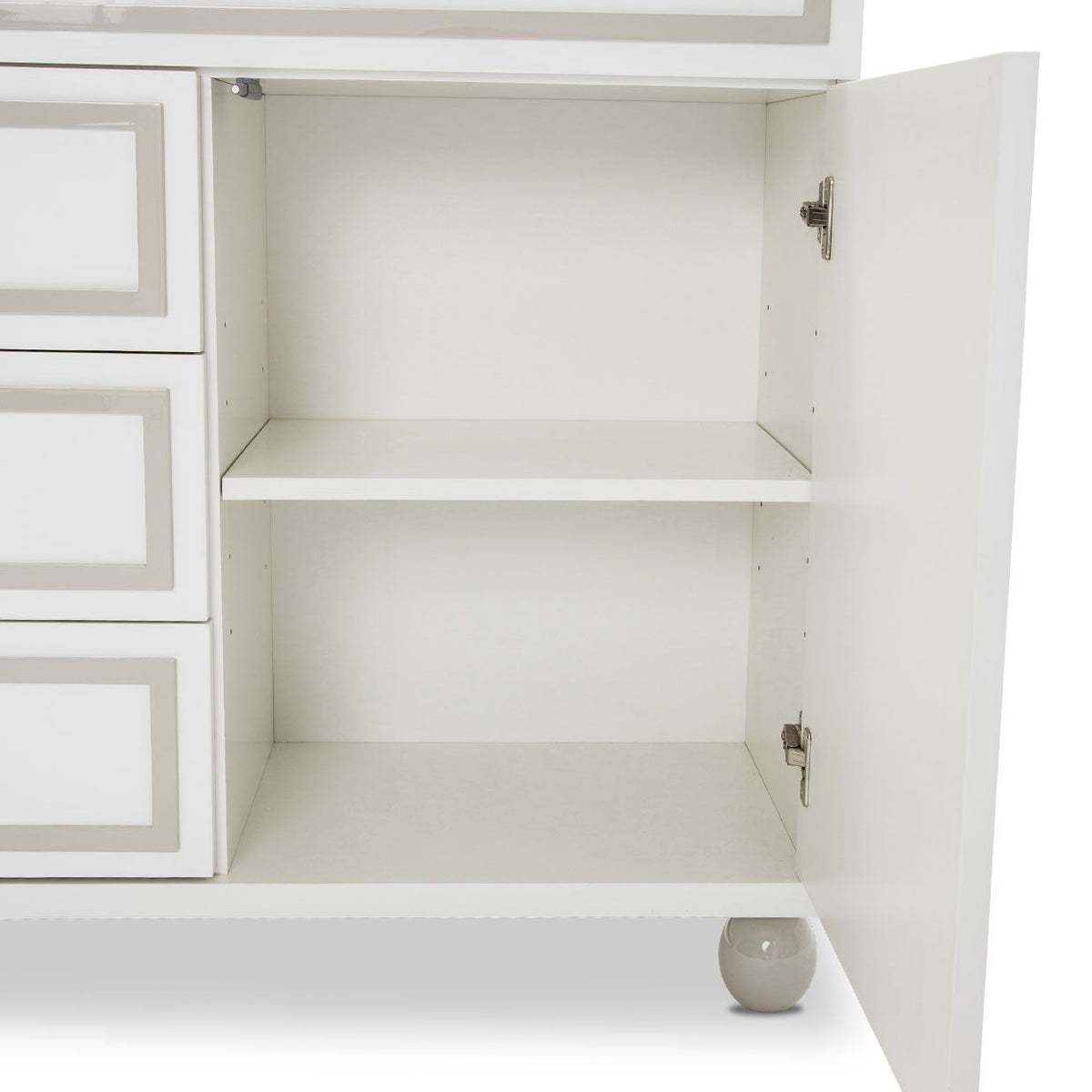 Sky Tower - Dresser