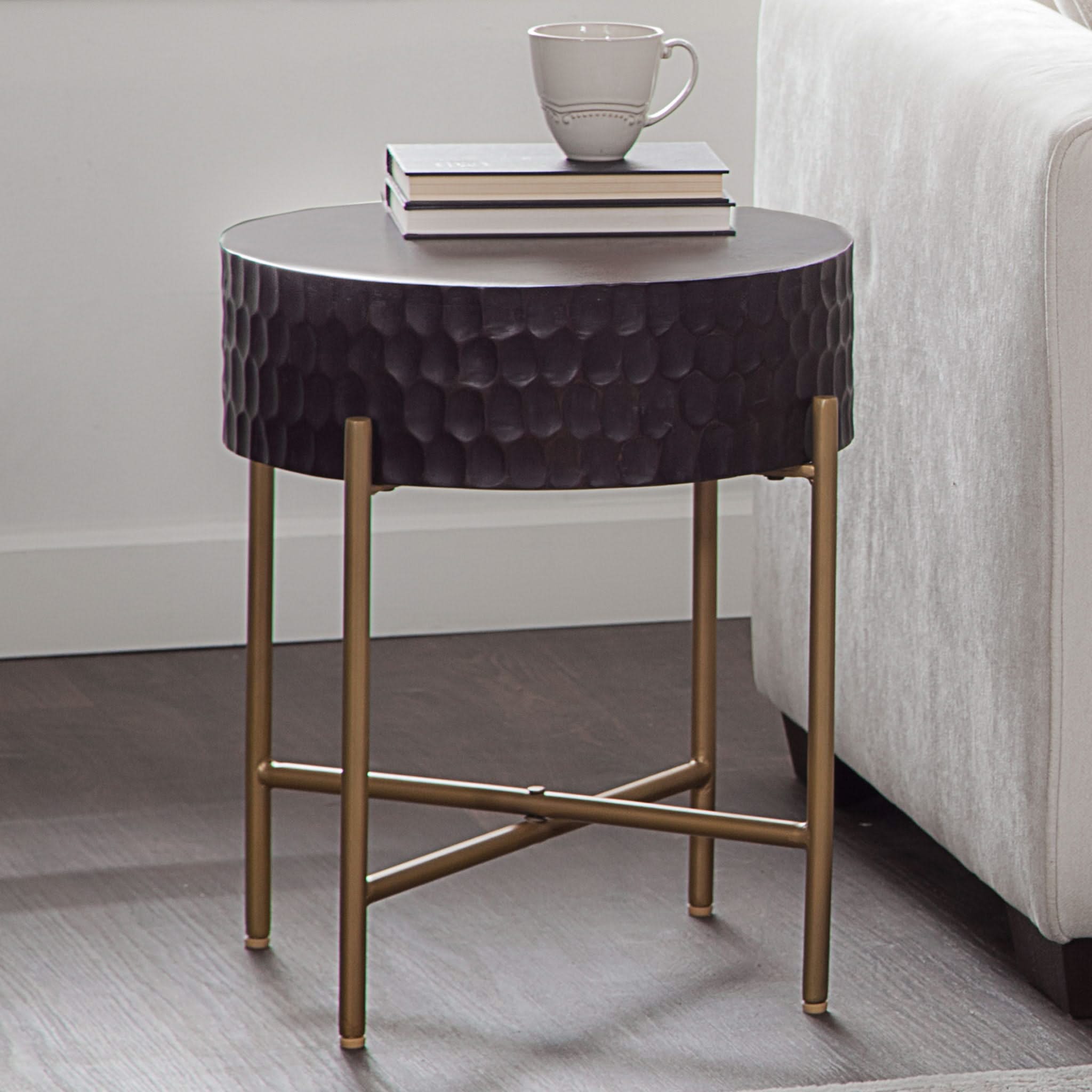 Bobbi - Round Table