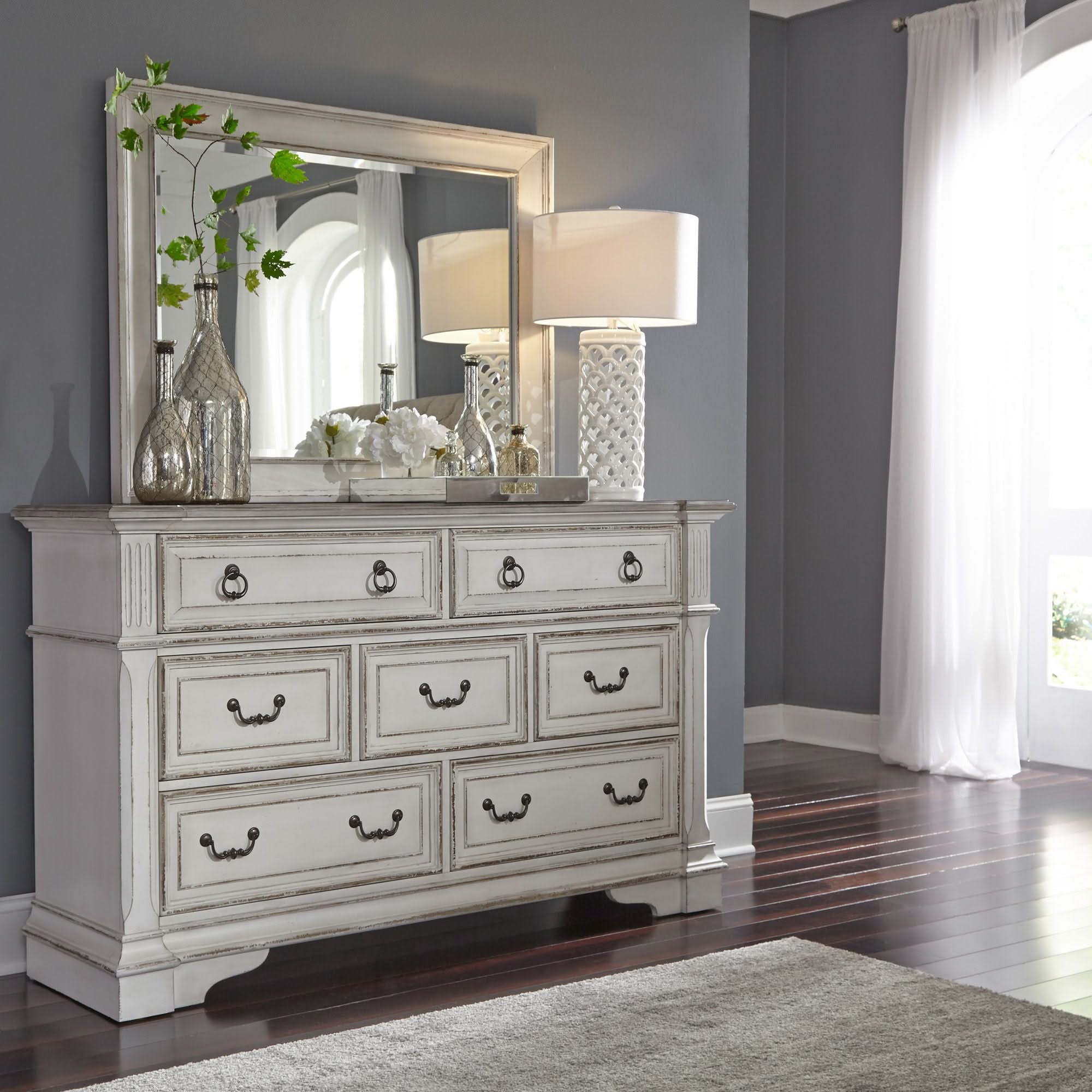 Abbey Park - 7 Drawer Dresser - Antique White