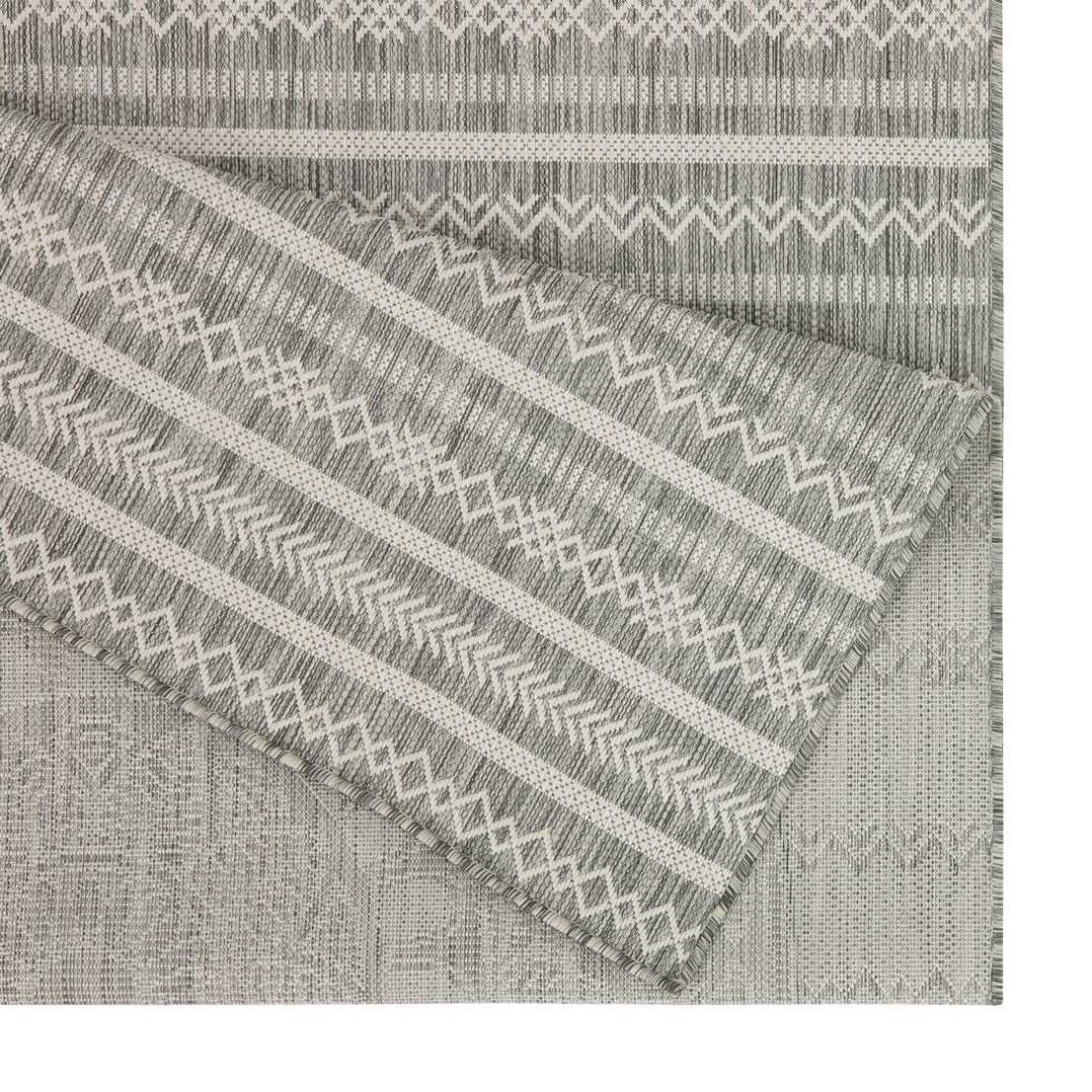 Sunshine - 5'3" X 7'3" Indoor, Outdoor Area Rug - Silver - Polypropylene