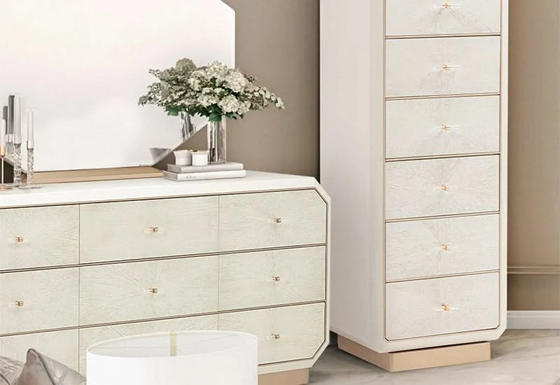 La Rachelle Dresser in Medium Champagne