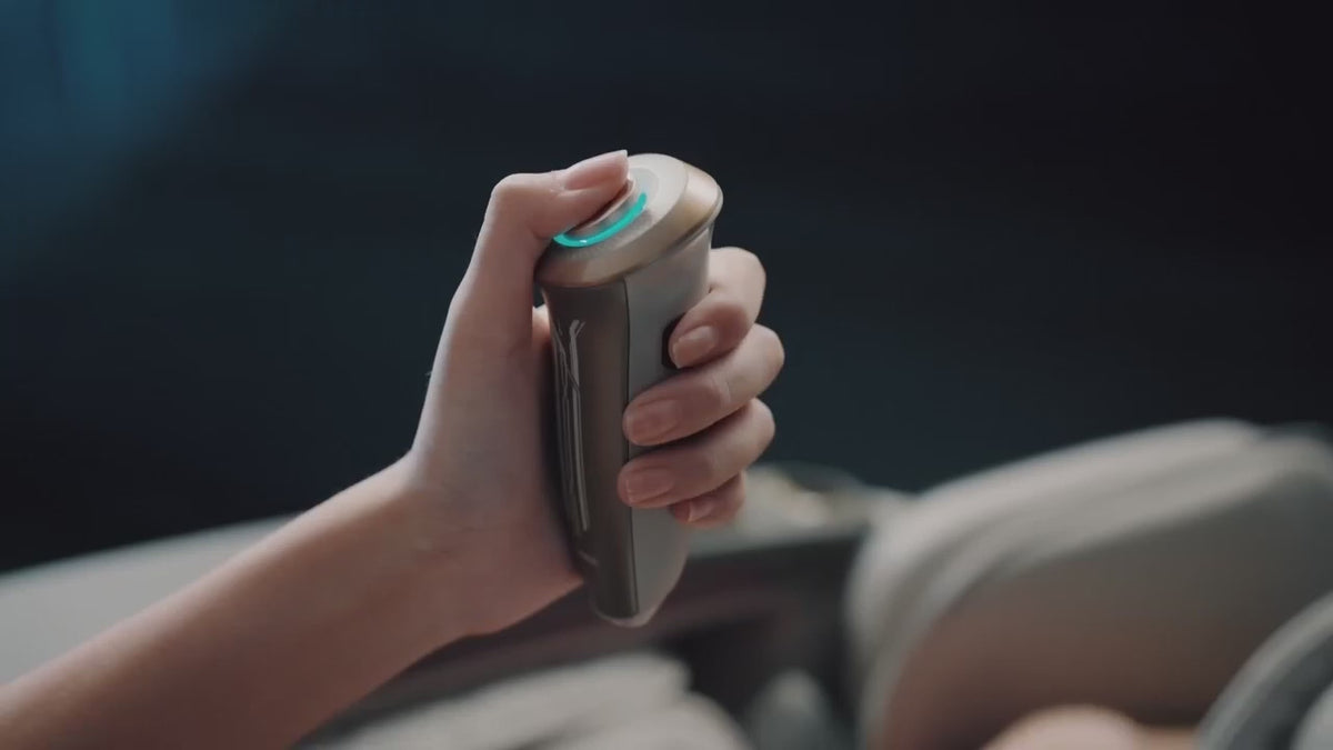 Load video: Cozzia Quantum CZ-800 Massage Chair